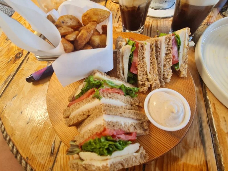 Aquarius Cafe Restaurant