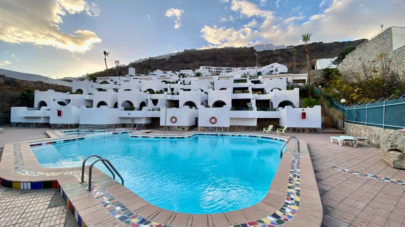 Laguna Apartments