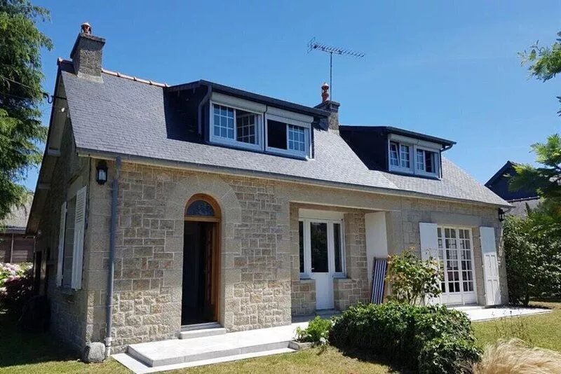 Family home 200 metres from the sea