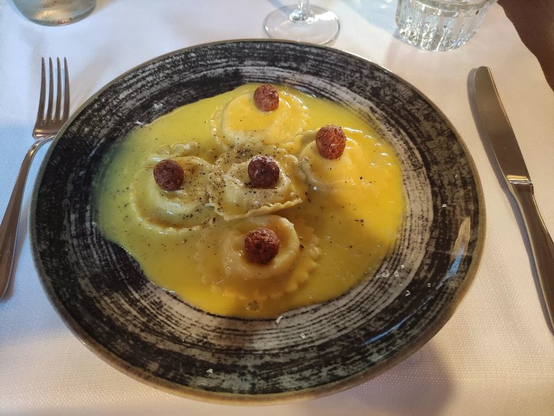 Amaryllis Bistrot And Restaurant