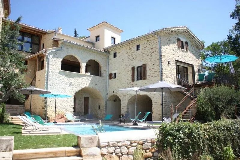 BEAUTIFUL GITE CENTRUM OF VALLON PONT D'ARC-cleaning and linen included