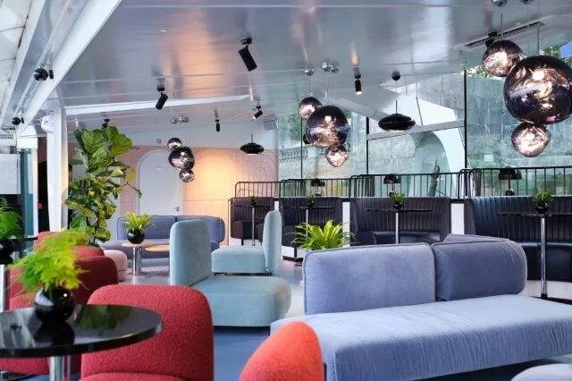 The Pier Bar & Lounge
