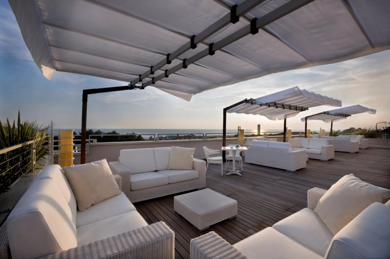 Versilia Roof Bar & Restaurant by “UNA cucina”
