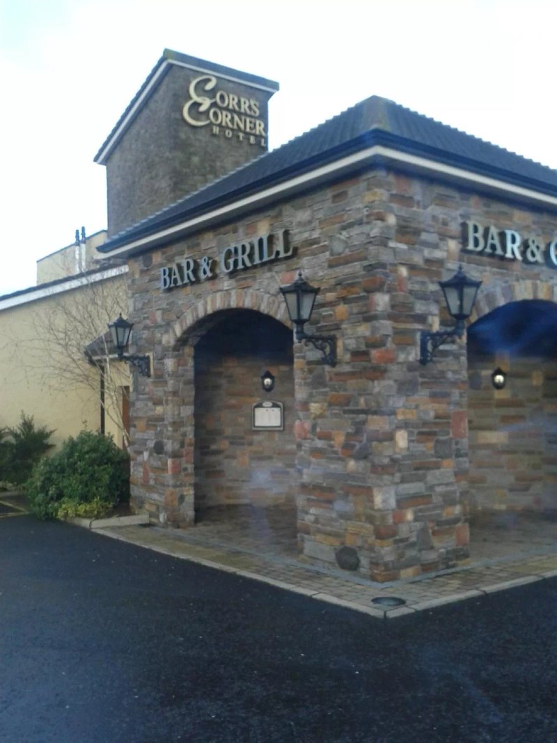 Corr's Corner Bar & Grill