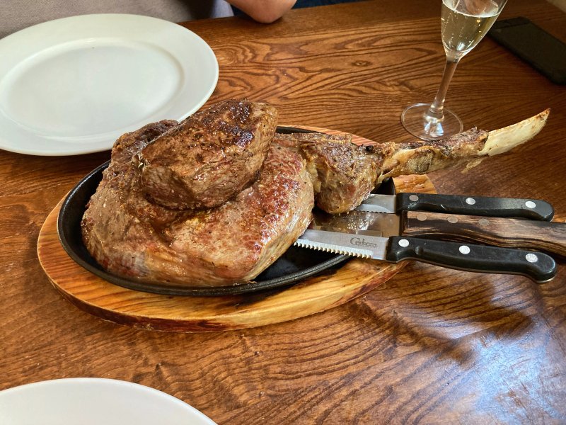 The Linden Inn - Bar & Steakhouse