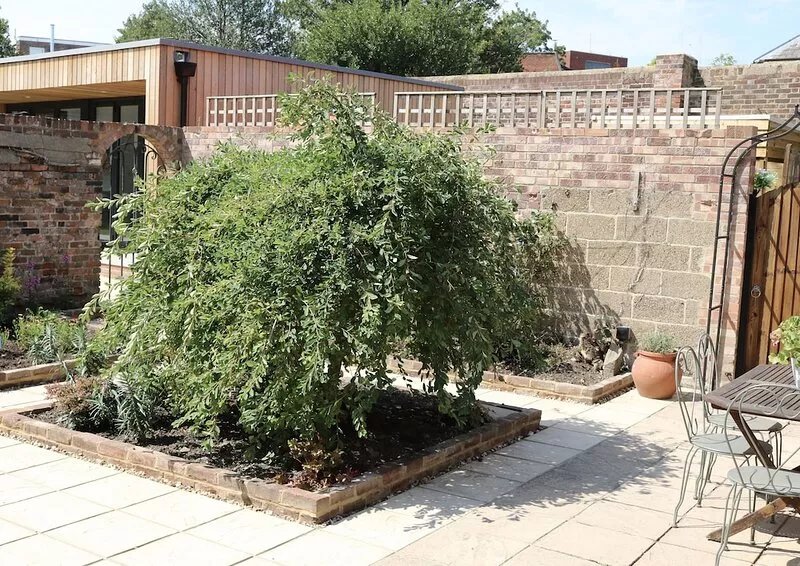 Canterbury Townhouse, charming, spacious, private garden, off street parking