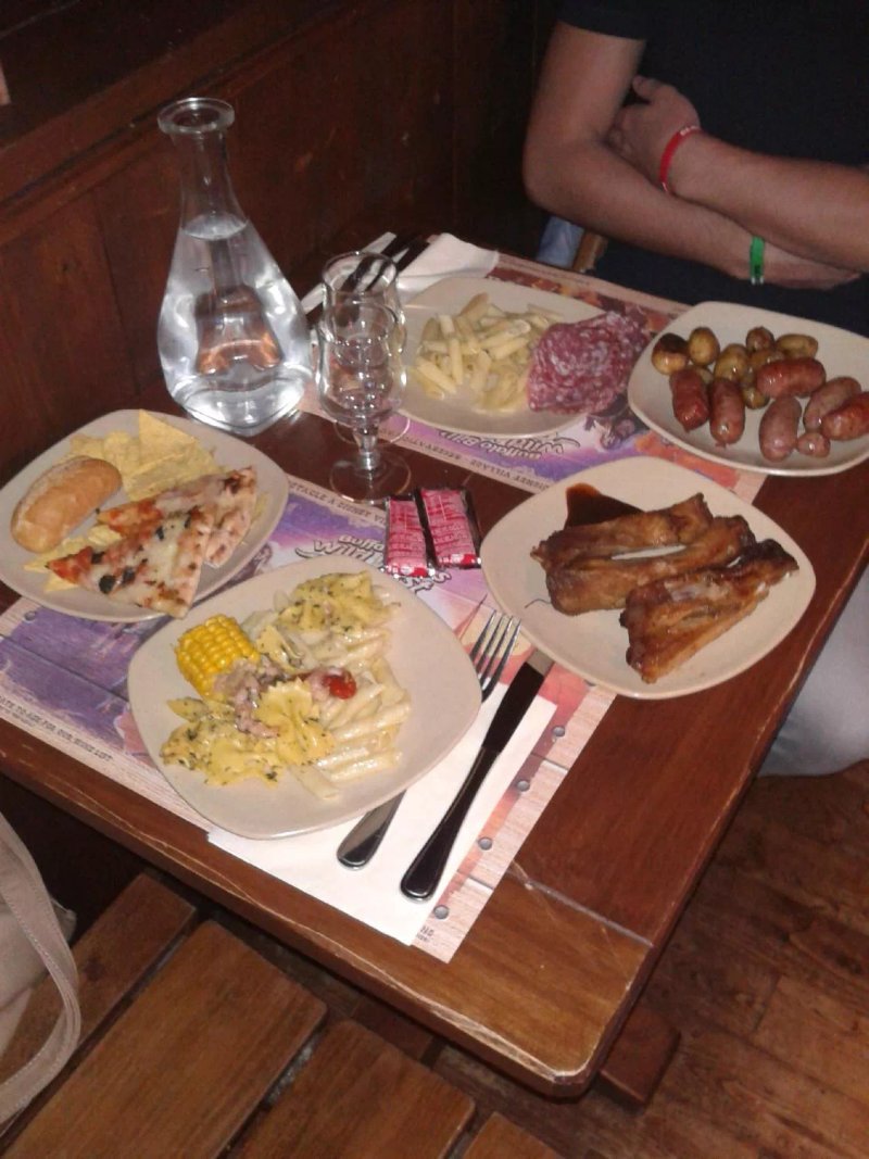 Billy Bob's Country Western Saloon
