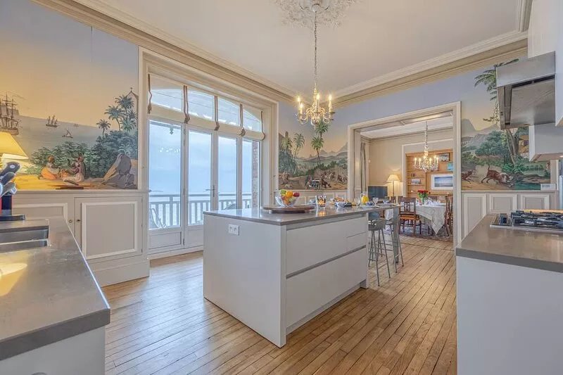 Large Seafront Family House with private beach access