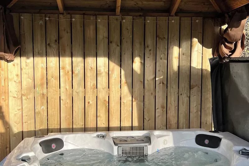 Beautiful Countryside Home just outside Dublin City with Hot Tub