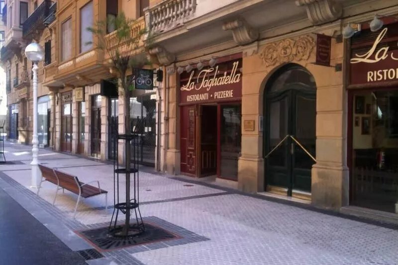 Apartment near Gros beach, ESS00033