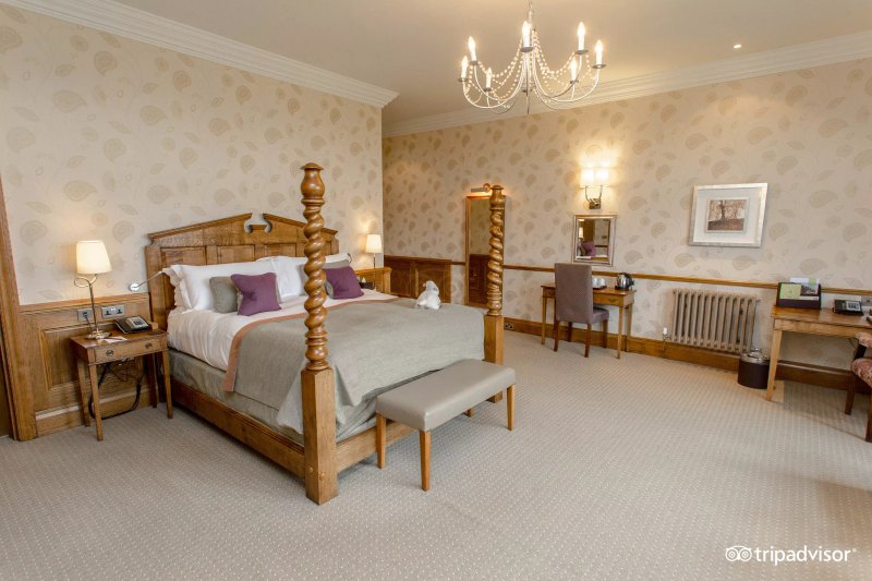 South Lodge Hotel & Spa