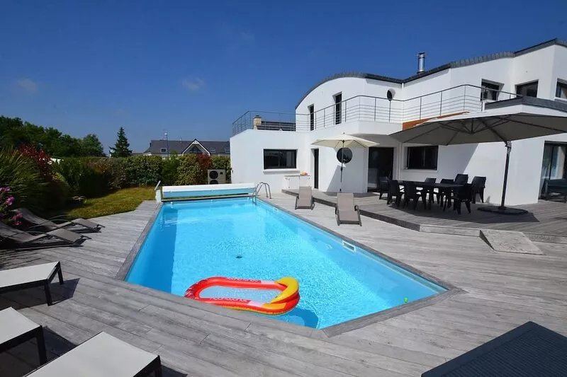 Magnificent 4 * villa with heated pool from early May, sea view terrace
