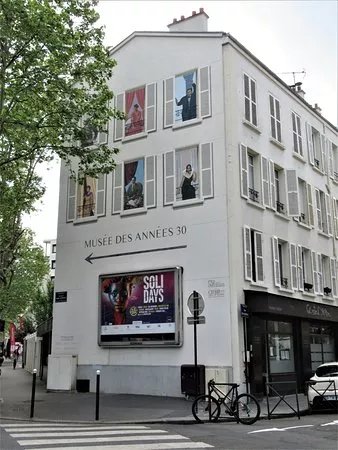 Les Personnages aux Fenetres