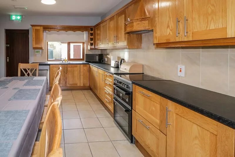 THE GARDEN COTTAGE, family friendly, with a garden in Crossmaglen