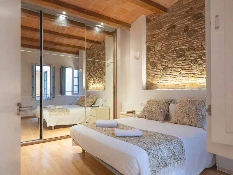 Plaça Raims - Holiday Apartment Rental in Girona | Bravissimo