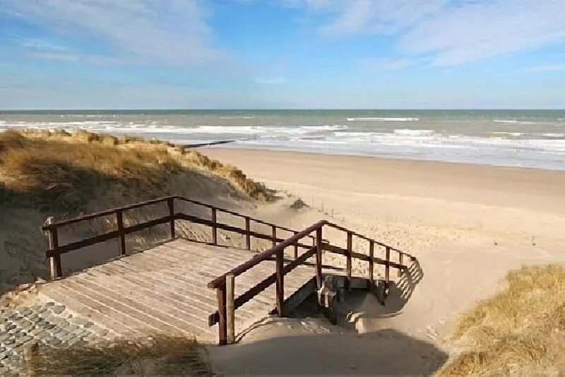 * newly renovated * holiday home ** south terrace ** 300m to the beach / sea *