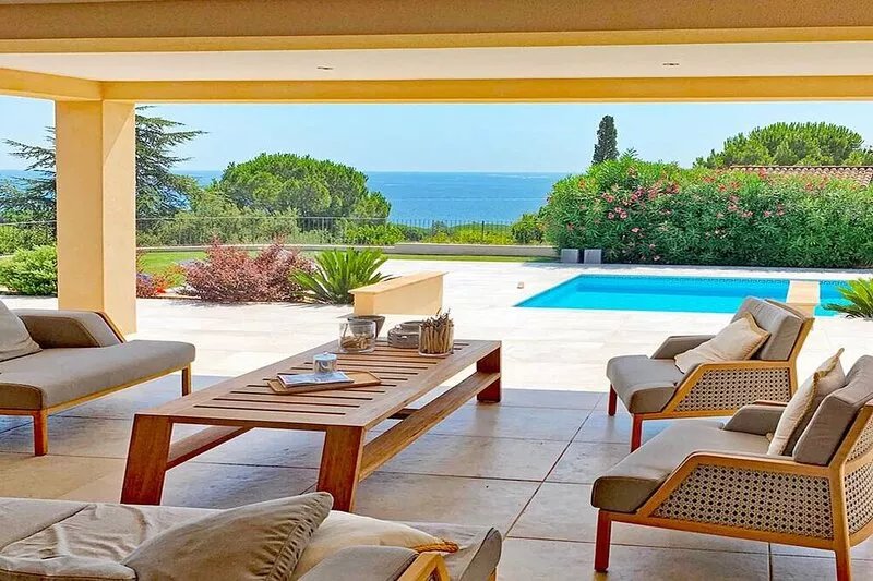 Sainte Maxime - deluxe property for 8 persons with wonderful sea view