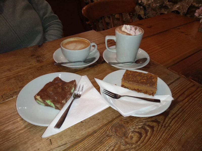 Bramleys Cafe and Cakery