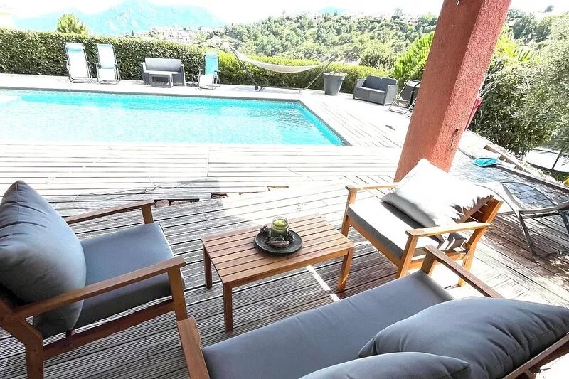 Pleasant new house of standing between beaches and hinterland