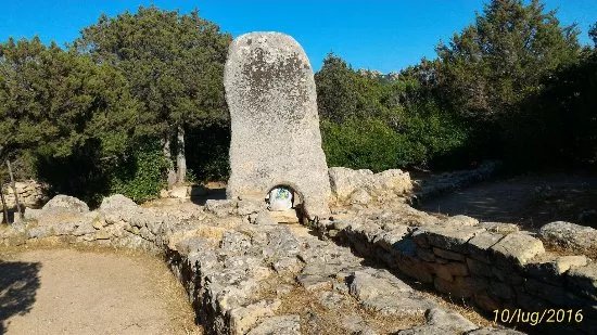 Tomba dei Giganti Li Mizzani