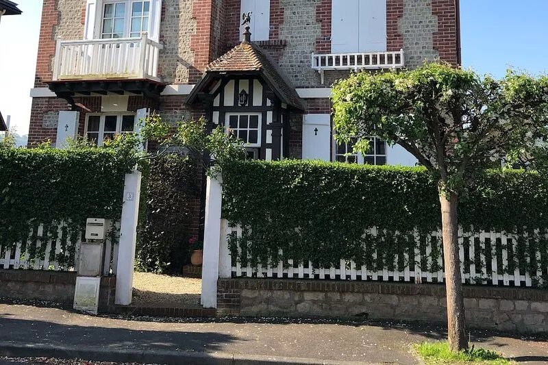 Seasonal rental Villa 10 people in Houlgate