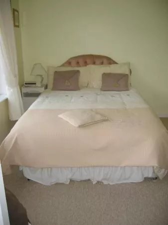 Dillon's B & B