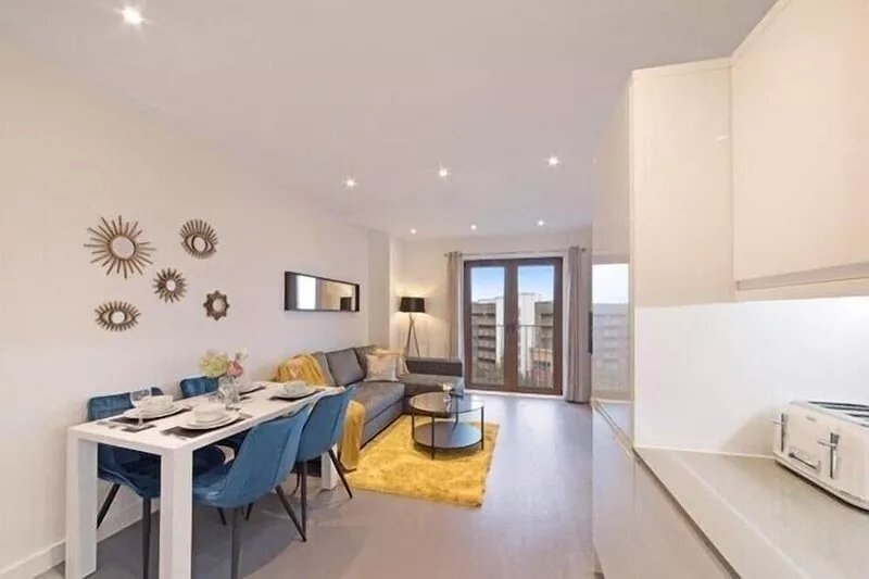 *Magnificent |KingBed |Wi-Fi | Short & Long Stays*
