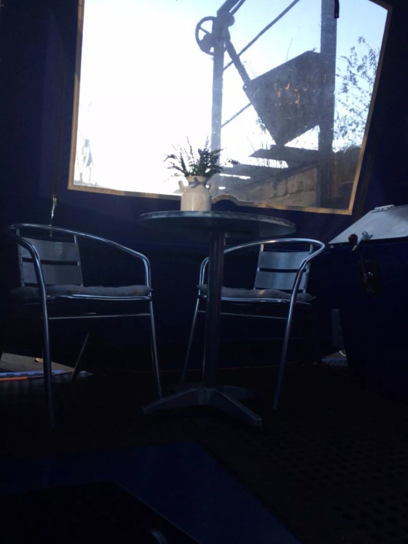 Houseboat Hotels
