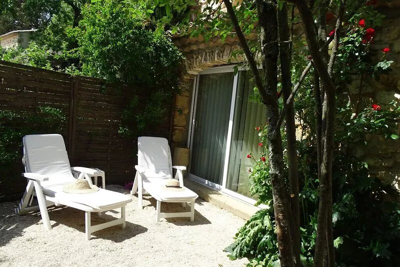 Charming self-catering stone cottage in the UZES region with shared swimming