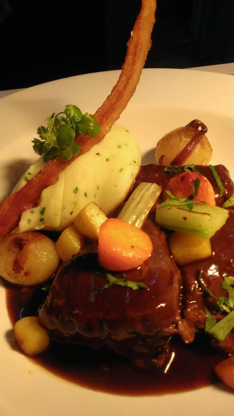 The Laroch Restaurant & Bar
