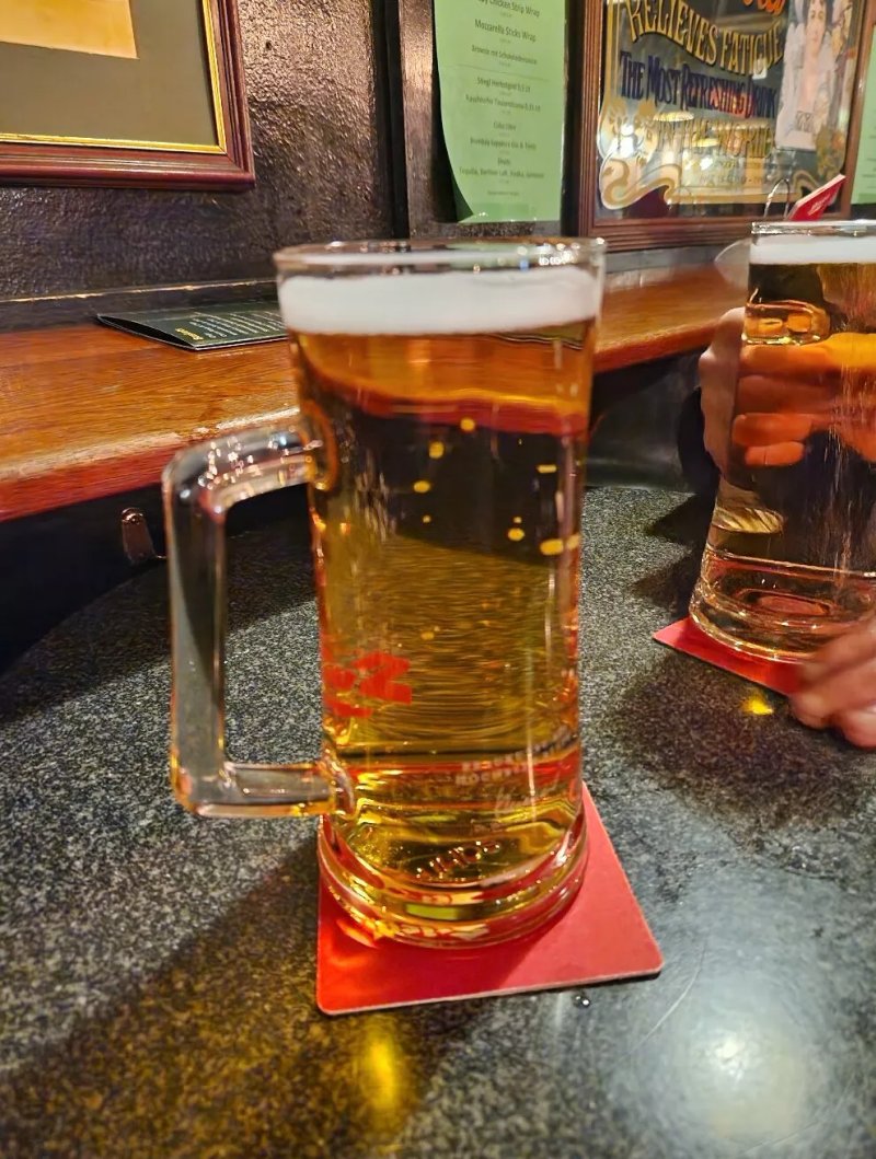 Johnny's Pub