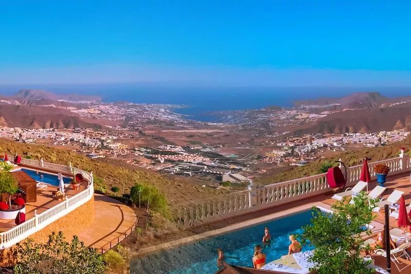 LUXURY VILLA & APARTMENT ADEJE PRIVATE HEATED POOL, CINEMA, PANORAMIC SEA VIEWS