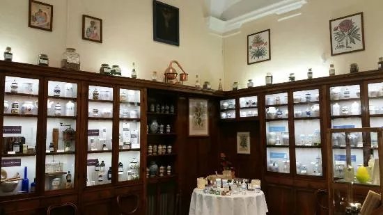 Antica Farmacia Erboristica Sant'Anna dei Frati Carmelitani Scalzi