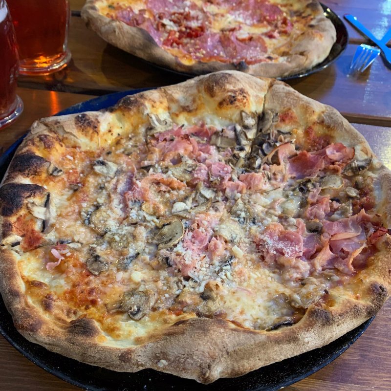 Pizzeria La Cosa Nostra