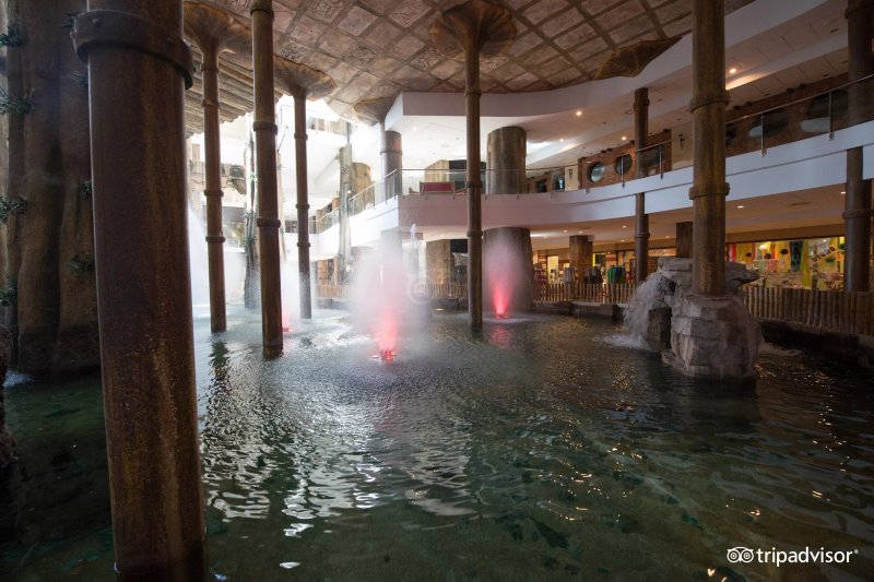 Holiday World Polynesia Hotel