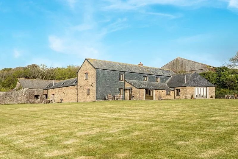 Luxury Family Friendly Barn Sleeping Up To 8 people with Stunning Rural Views