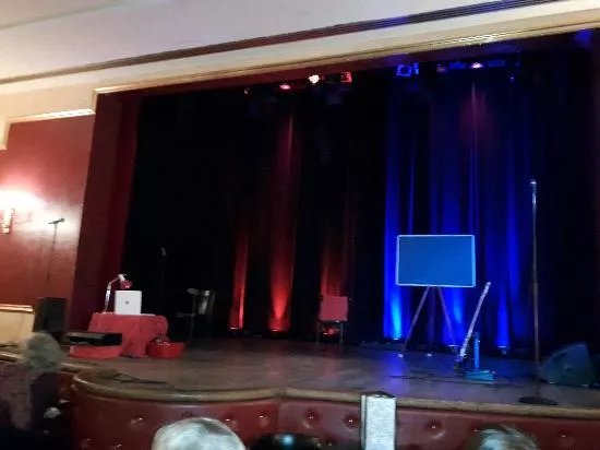 Munchner Lustspielhaus