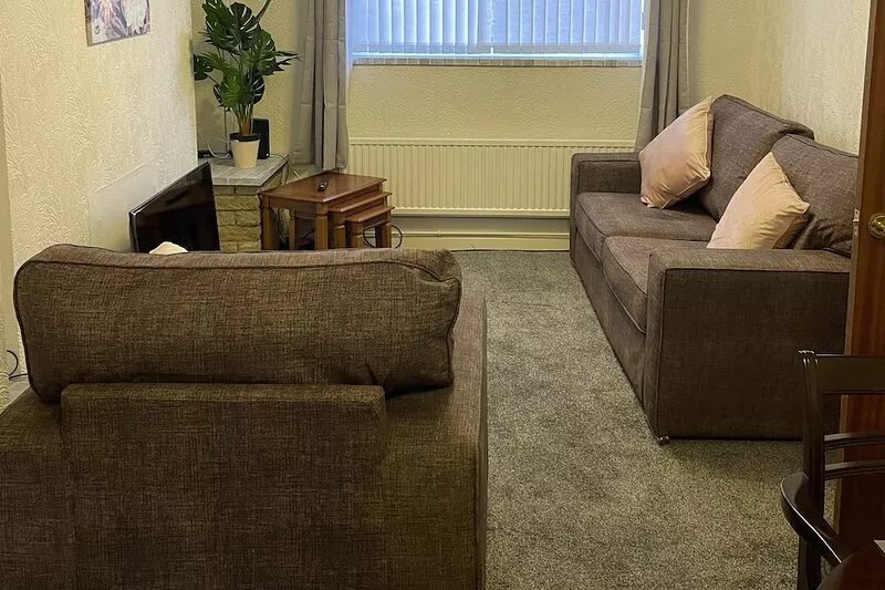 Swansea cosy stay- 5 mins walk to city centre and 10mins to the beach