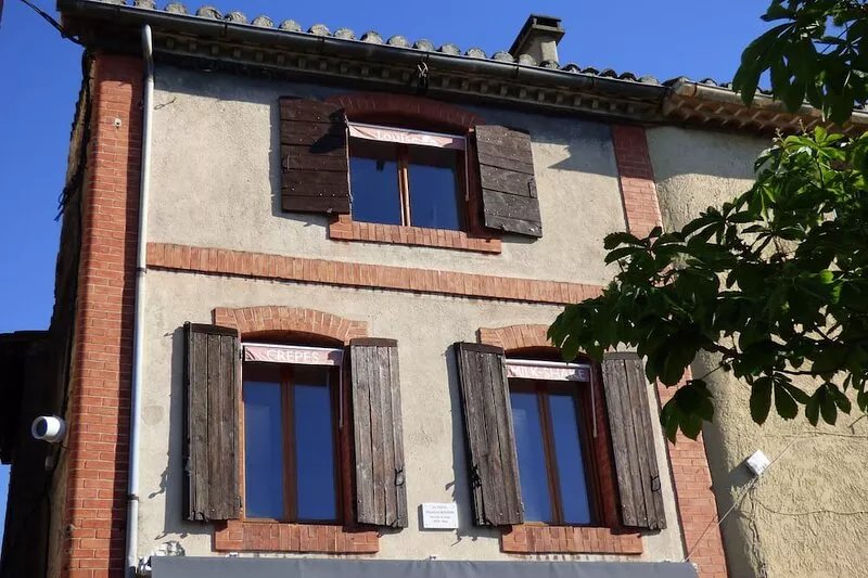 Duplex with terrace in the historic center, overlooking the Sorgue
