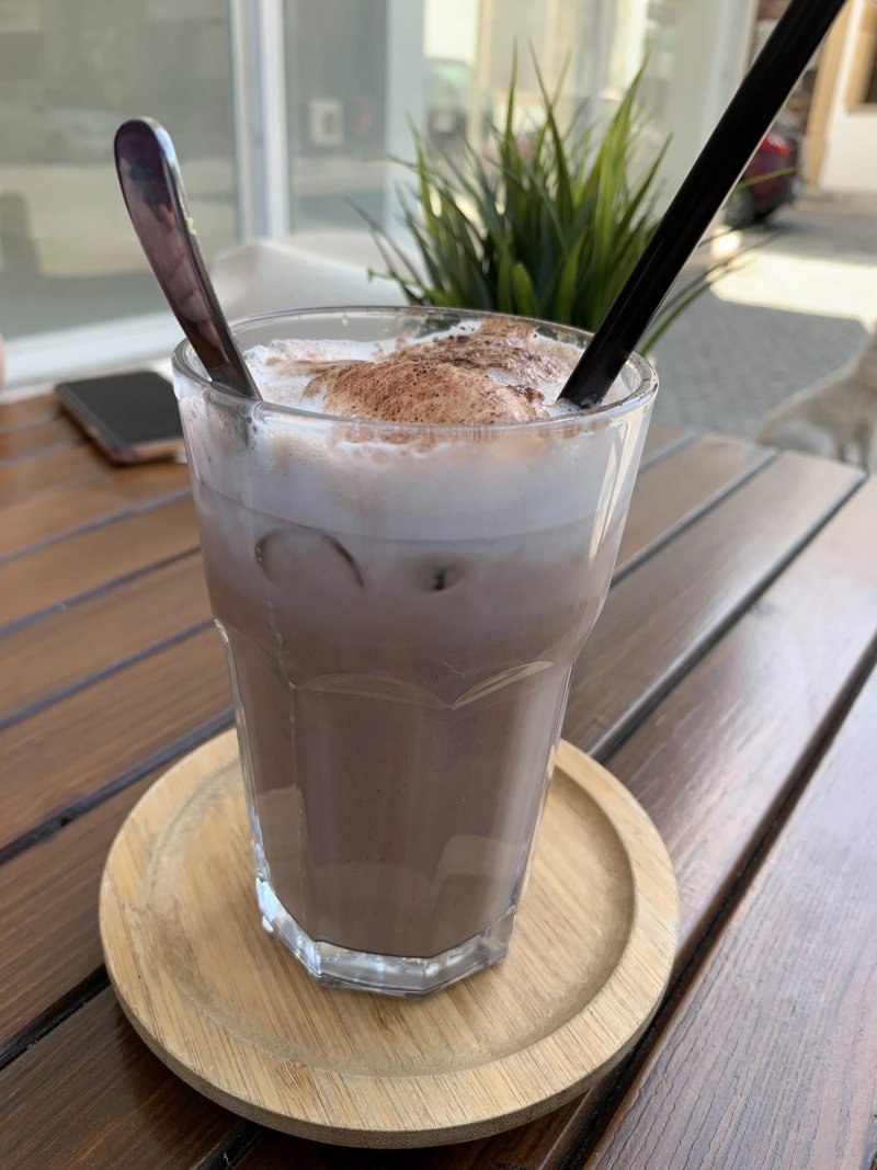 La Main Du Roi Cafe / Bar