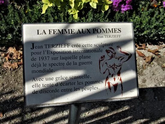 La femme aux pommes