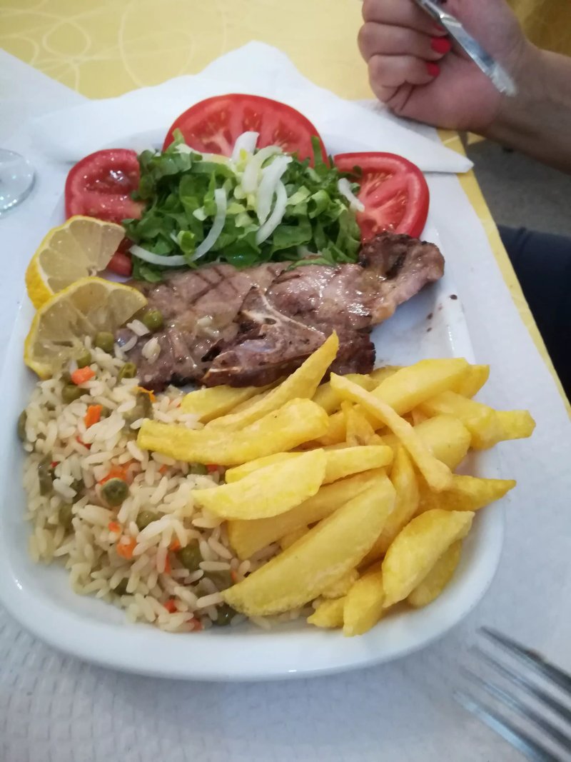 Cafe Restaurante Alojamento Cantinho da Laura
