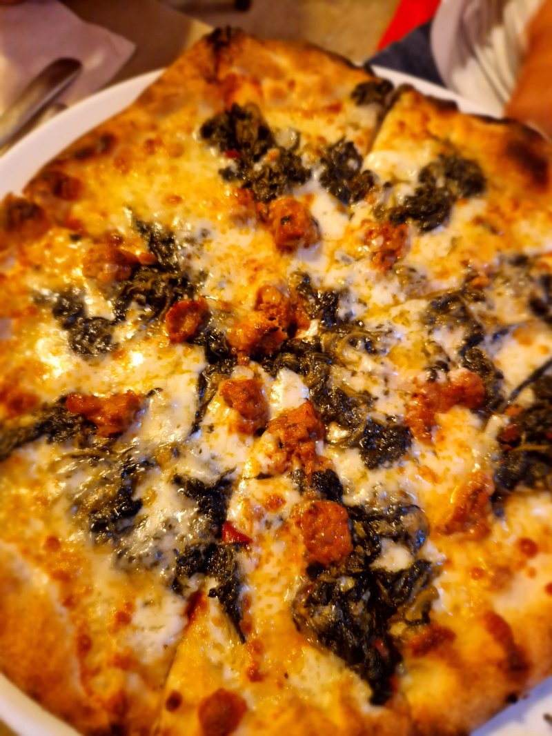 Romagnoli Pizzeria -forno a legna