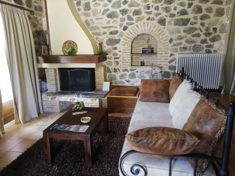 Efharis Guesthouse