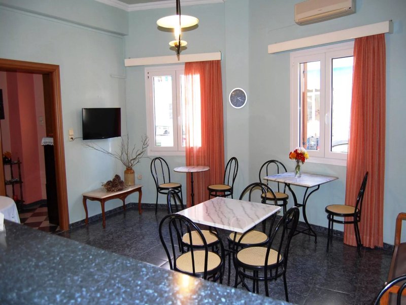 Pefkakia Park Guesthouse