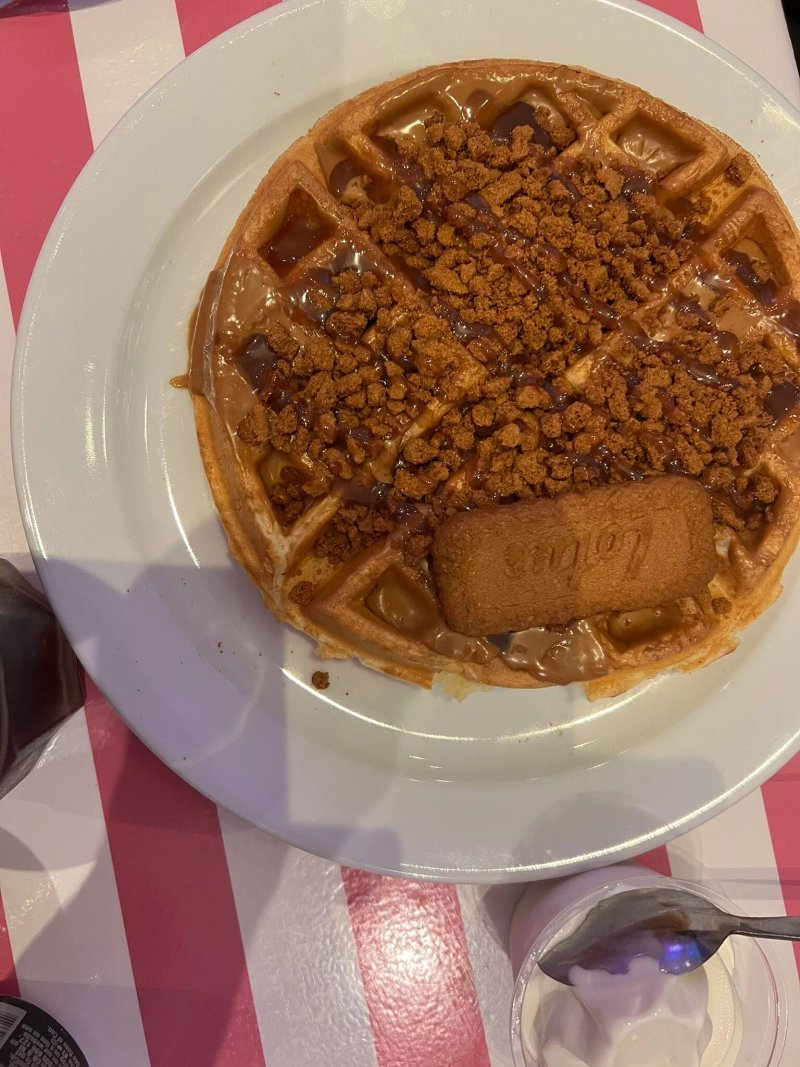 Sweet Charlie’s Cafe and Bouquets