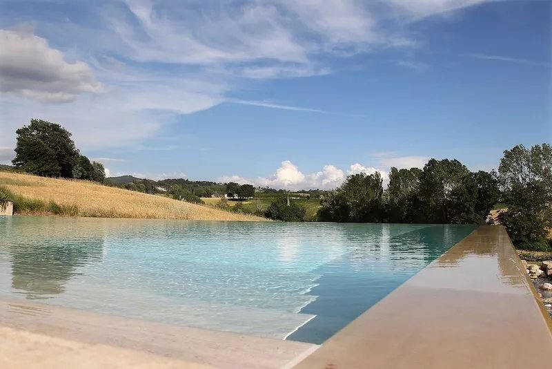 Beautiful spacious villa, 5 Beds, 15m Infinity Pool, lift, Garden, olive trees.