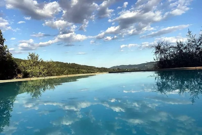 Lovely Traditional Stone House With Private Infinity Pool On The Tuscan Border