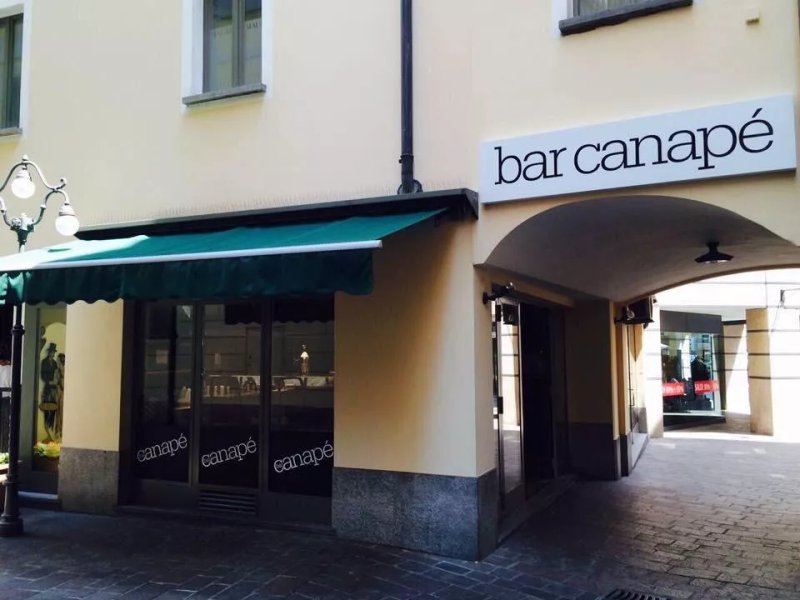 Bar Canape