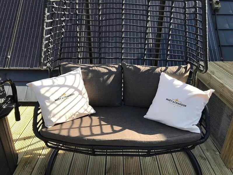 Stunning Luxury Duplex with Hot Tub and AirCon
